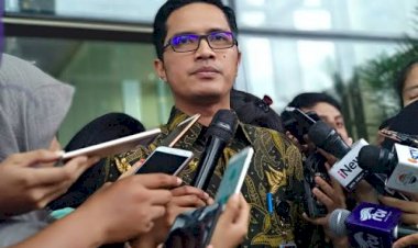 KPK Periksa Tiga Tersangka Suap Pengesahan RAPBD Jambi
