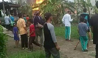 BREAKING NEWS!! 15 Rumah Ludes Terbakar di Mendahara Tengah Tanjabtim