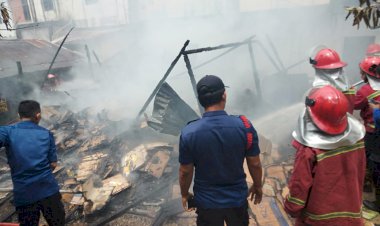 Terdengar Dua Kali Ledakan, Gudang di Simpang IV Sipin Ludes Dilalap Api