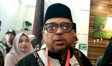 Sholat di Lorong Bioskop Jadi Viral, Ustadz Haikal Hassan Bereaksi
