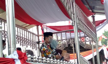 Gubernur & Peserta Pawai Berjibaku dengan Kabut Asap, Begini Kondisi Pawai Pembangunan di Jambi