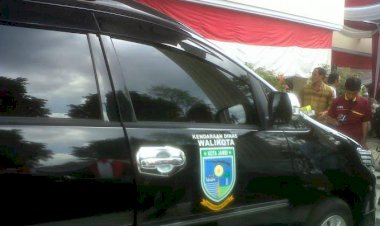 Duh! Gara-gara Stiker di Mobil Dinas, Nggak Bisa Lagi Nongkrong di Mall dan Panti Pijat