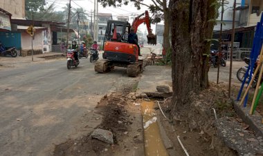 Proyek Drainase Pasar Sarolangun Hancurkan Pipa PDAM