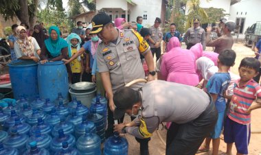 Alhamdulillah Warga Tangkit Kebagian Air Bersih Gratis Polres Muarojambi