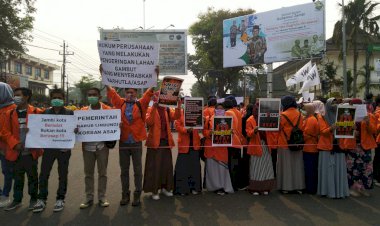 Ratusan Mahasiswa Jambi Desak Gubernur Cabut Izin Perusahaan Pembakar Hutan