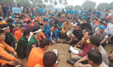 Tak Pernah Muncul, Mahasiswa Jambi Minta Gubernur Fachrori Hadir Duduk dengan Mereka!