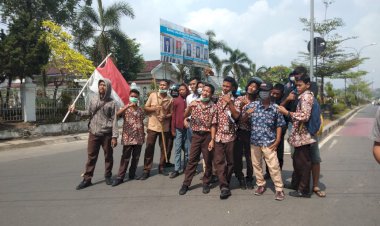 Belasan Anak STM Jambi Ikut Aksi Unras di Simpang IV BI: Kami Ikut Abang Mahasiswa