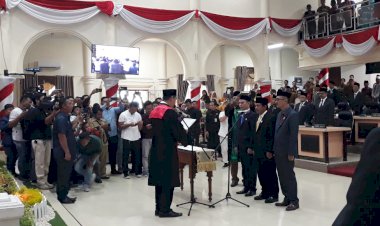 SAH! Tiga Pimpinan DPRD Sarolangun Dilantik