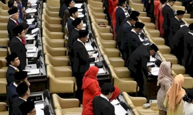 MANTAP!!! Ini Dia Rincian Gaji 575 Anggota DPR RI Perbulannya