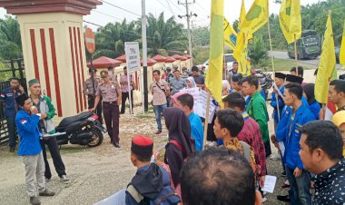 Usut Tuntas Kematian Randi! Puluhan Mahasiswa PMII Aksi Solidaritas di Mapolres Sarolangun