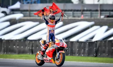 Marquez Juara Dunia Usai Menangi Duel dengan Quartararo di Thailand