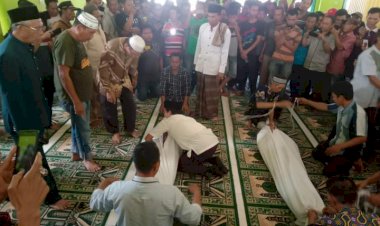 NGERI!! Ribut Soal Lahan, Dua Keluarga Warga Bertetangga Lakukan Ritual Sumpah Pocong