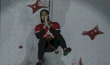 Aries Susanti Rebut Emas Kejuraaan Dunia sekaligus Pecahkan Rekor Dunia Panjat Tebing
