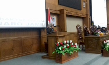 Demokrat Minta Pemerintah Naikkan Gaji Kades