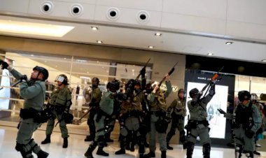 Dua Kritis Bentrok dengan Polisi Hongkong