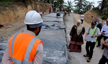 Bupati Masnah Tinjau Pembangunan Jalan Bahar Selatan, Warga Ucapkan Rasa Syukur