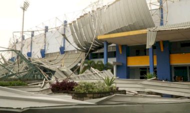 Begini Peristiwa Atap Stadion Arcamanik Roboh Diterjang Angin Kencang