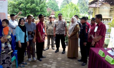 Bupati Masnah Monitoring Pilkades Serentak di Kecamatan Kumpeh Ulu
