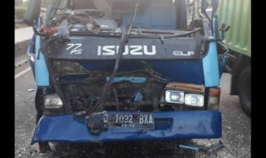 Tabrak Truk Kebersihan di Kalideres, Minibus Ringsek Korban Satu Orang
