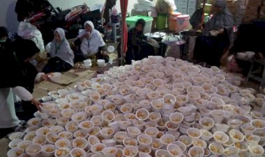 70 Sukarelawan dari Daerah Siapkan Makanan Peserta Reuni 212