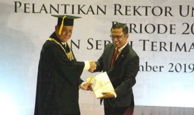 Prof Ari Kuncoro Dilantik Sebagai Rektor Universitas Indonesia
