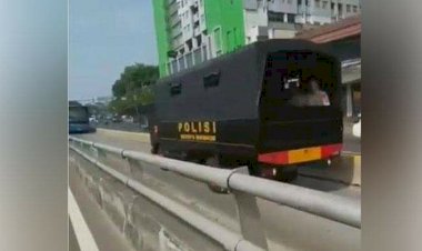 Viral Dua Truk Polisi Masuk Jalur Transjakarta, Netizen: Darurat Perang Ya?