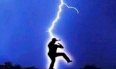 Ayah dan Anak Jatuh Pingsan & Terluka Parah Akibat Sambaran Petir di Kupang