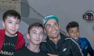 Bikin Haru, Ronaldo Main Bola Bersama Ali Amir Tuna Daksa
