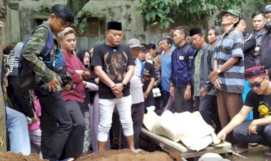 Sedih! Sule Hadiri Pemakaman Lina Mantan Istrinya