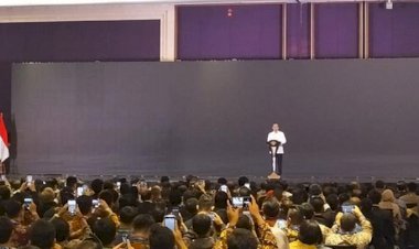 Jokowi Sebut Hati-hati 2024 ke Sandiaga Uno saat Pelantikan HIPMI