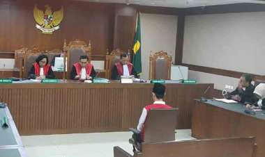 Akhirnya Anak STM yang Viral Bawa Bendera Merah Putih saat Demo Dihukum 6 Bulan