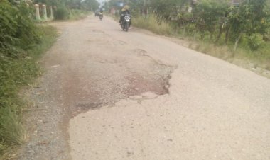 Jalan di Jaluko Muarojambi Rusak Parah, Warga Tagih Janji Bupati