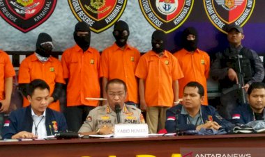 Ini Dia Identitas Delapan Tersangka Pembobol Rekening Wartawan Ilham Bintang yang Diringkus Polisi