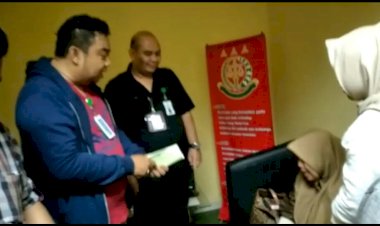 Tiba di Bandara Palembang, Tim Kejati Jambi Tangkap DPO Kasus Korupsi Auditorium UIN