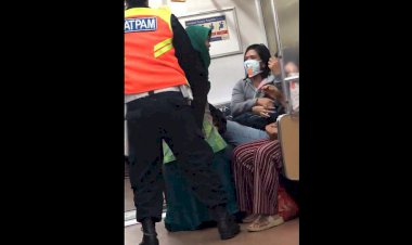 Viral Emak-emak Jambak Rambut dan Tampar Pipi Wanita Muda di KRL