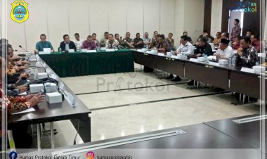 Sekda Tanjab Timur Tanda Tangani Dokumen Naskah Hibah dan BAST Proyek PLUP