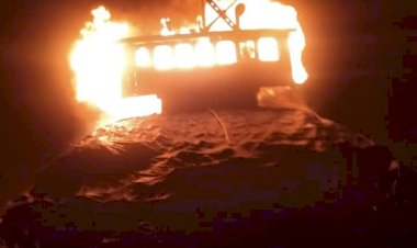 Satu Unit Kapal Motor di Tanjab Timur Terbakar