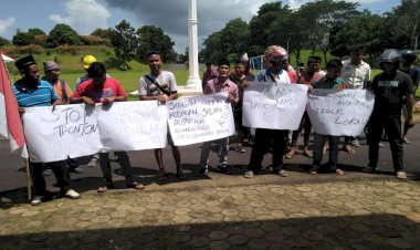 Merasa Tidak Diperhatikan, Puluhan Sopir Kernel Geruduk Kantor Bupati Tanjab Timur