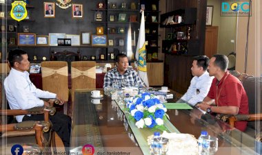 Bupati Tanjab Timur Terima Piagam Penghargaan Dari PLN