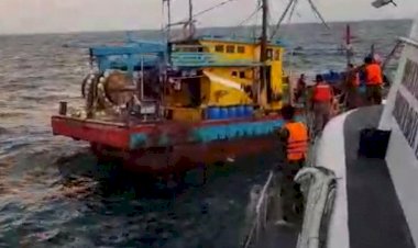 KKP Ringkus Kapal Ikan Asing Berbendera Malaysia di Selat Malaka
