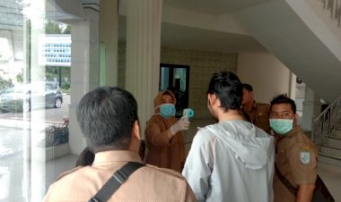 Antisipasi Covid-19, Seluruh Pengunjung DPRD Kota Jambi Diperiksa