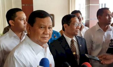 Pesawat Hercules Bawa Alat Kesehatan dari China Tiba di Halim, Prabowo: Asal Kita Kompak Tidak Panik