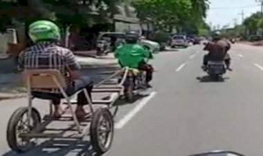 Viral Aksi Ojek Online di Surabaya Ini Anti Corona, Bawa Penumpang Jauh Amat Jaraknya Bang!