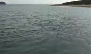 Penampakan Fenomena Gelembung dari Lobang Gunung Anak Krakatau