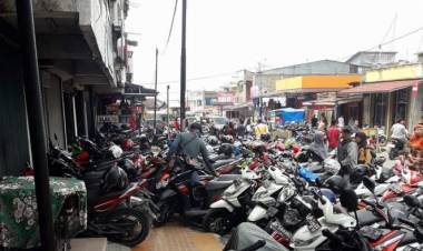 Pungut Biaya Tak Sesuai Perda, Lima Juru Parkir di Sungaipenuh Diamankan Saber Pungli