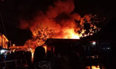 Lagi, Kebakaran Ludeskan 18 Rumah dan Tewaskan Dua Warga Tungkal Ilir