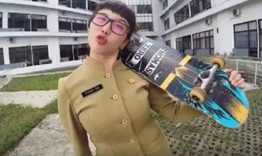 Viral PNS Cantik vs Skateboard, Aksinya Seru Banget!