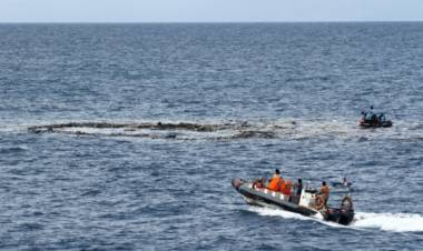 Walaupun Gerimis, Basarnas Tetap Cari Korban KM Ramos Risma yang Hilang di Danau Toba