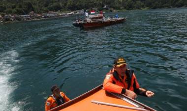 Dikarenakan Ada Jurang 600 Meter, Petugas Sulit Angkat Bangkai KM Sinar Bangun