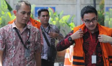 Gratifikasi Zumi Zola mencapai Rp 49 miliar dalam setahun